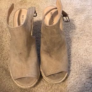 Tan Wedges